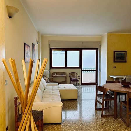 Sea View Apartment Gallipoli Esterno foto